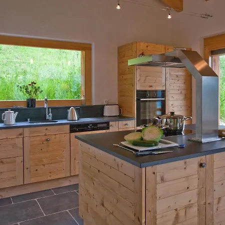 Catherine Domek alpejski